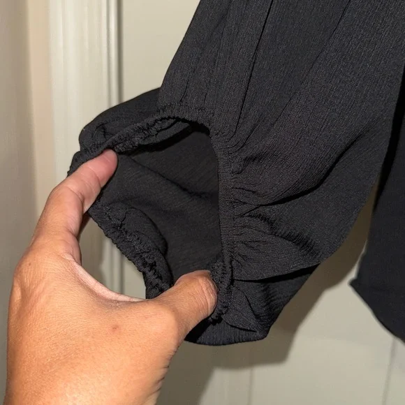 Elegant Black Lace Women's Top - Picture 2 of 6